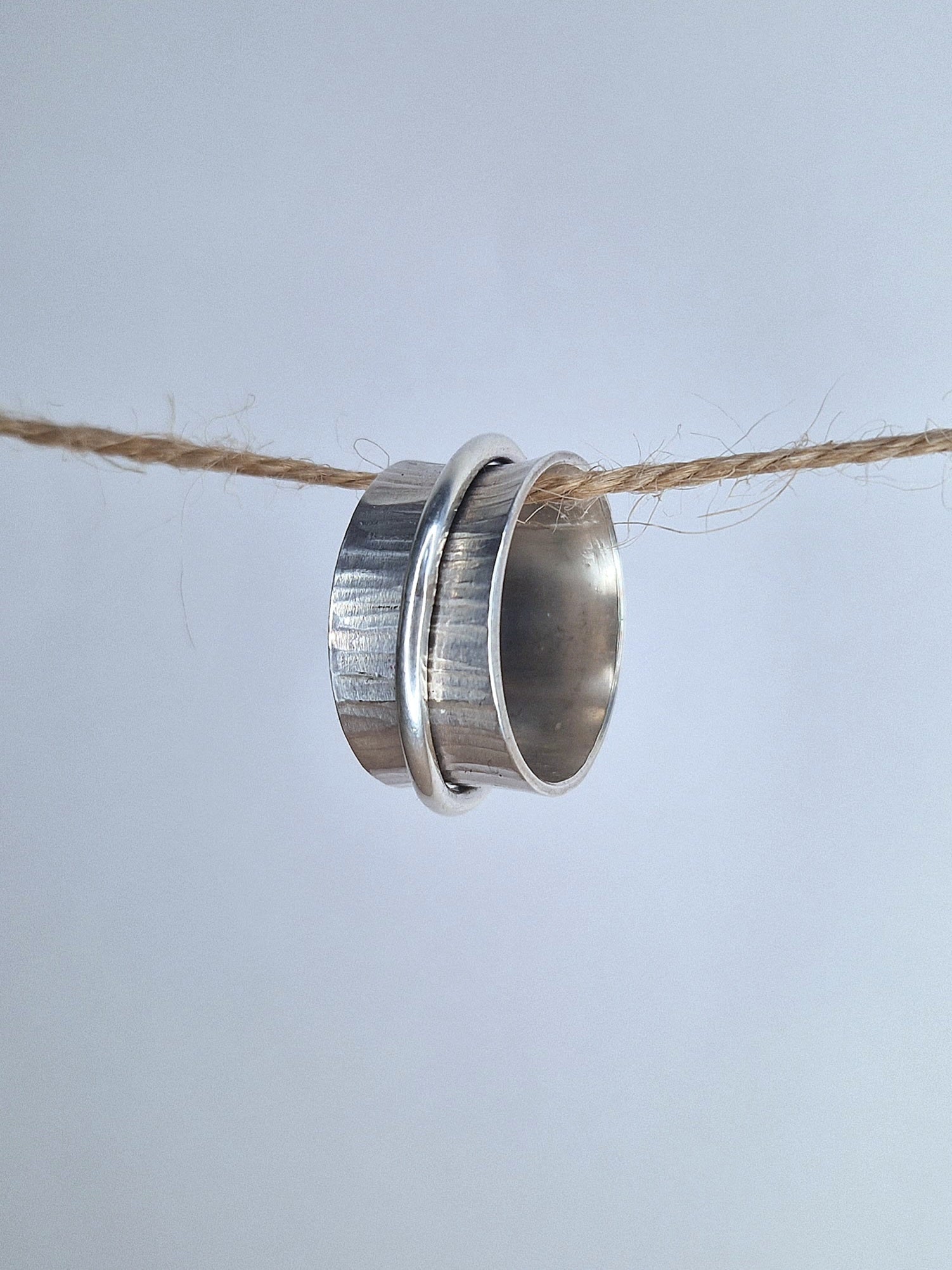 Do Spinner Rings Reduce Anxiety? – IVES.