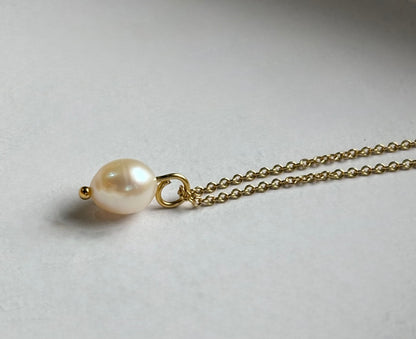 The Pearl Drop Necklace