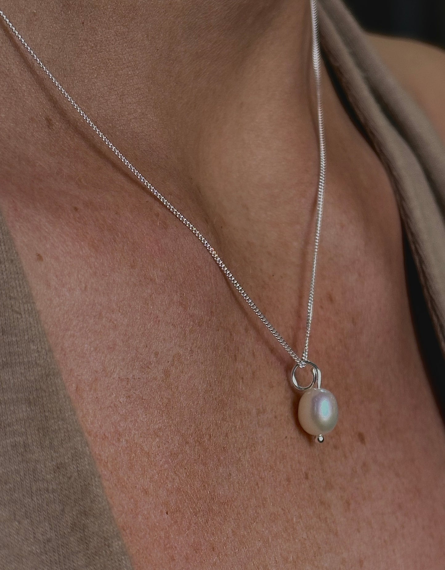 The Pearl Drop Necklace