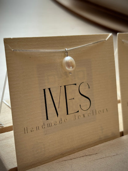 The Pearl Drop Necklace