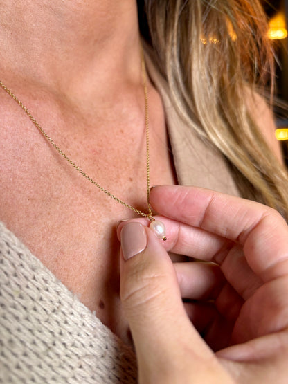 The Pearl Drop Necklace